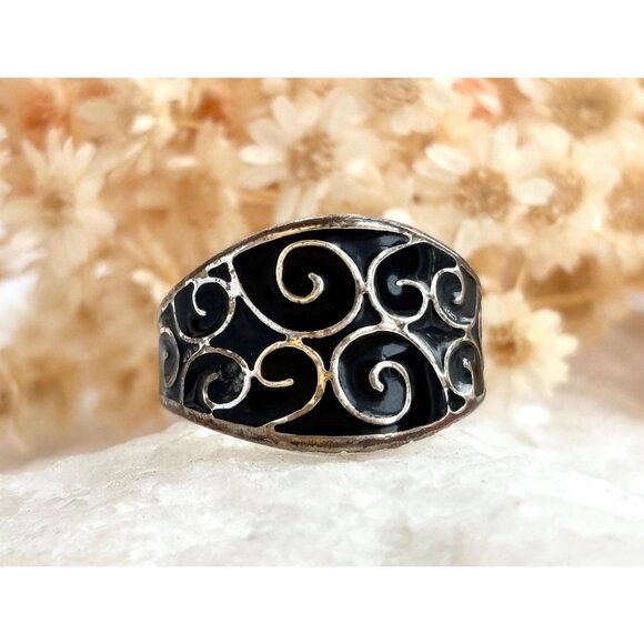 Silver Toned Scrolled Swirly Resin Inlay Unisex Vintage Ring - sz 7 - Picture 1 of 9